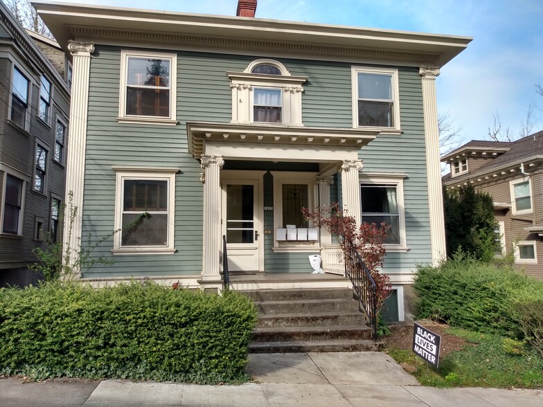 Building Photo - 1435 SW Harrison St