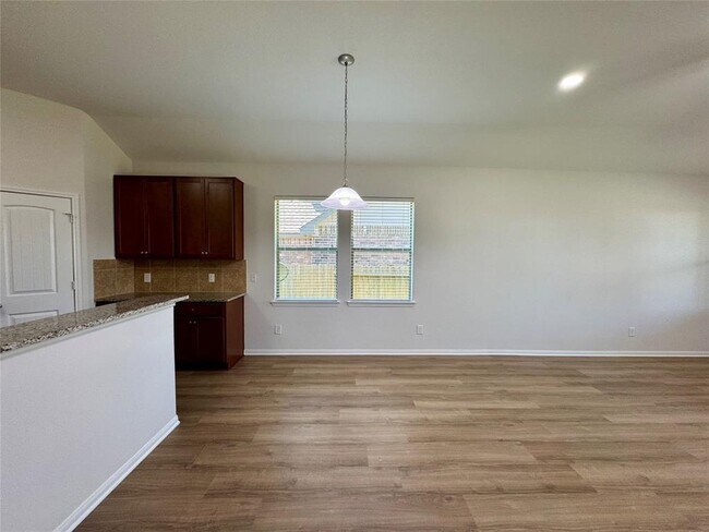 Building Photo - 18717 Stewart Hill Dr
