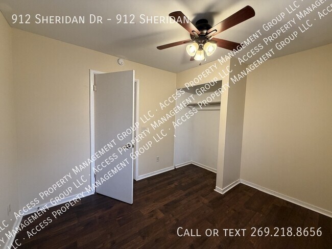 Building Photo - 912 Sheridan Dr