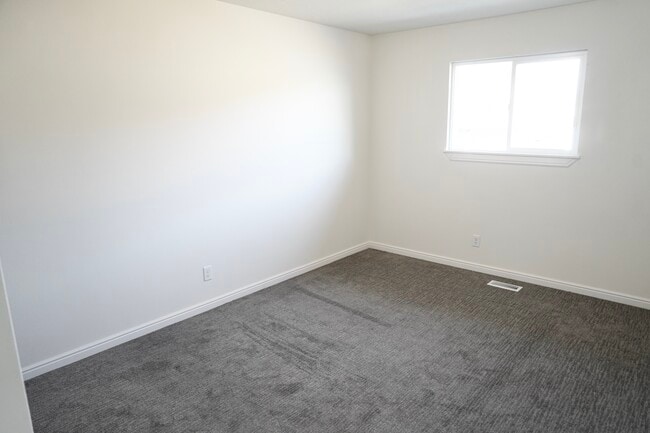 Building Photo - 1526 W 1650 N