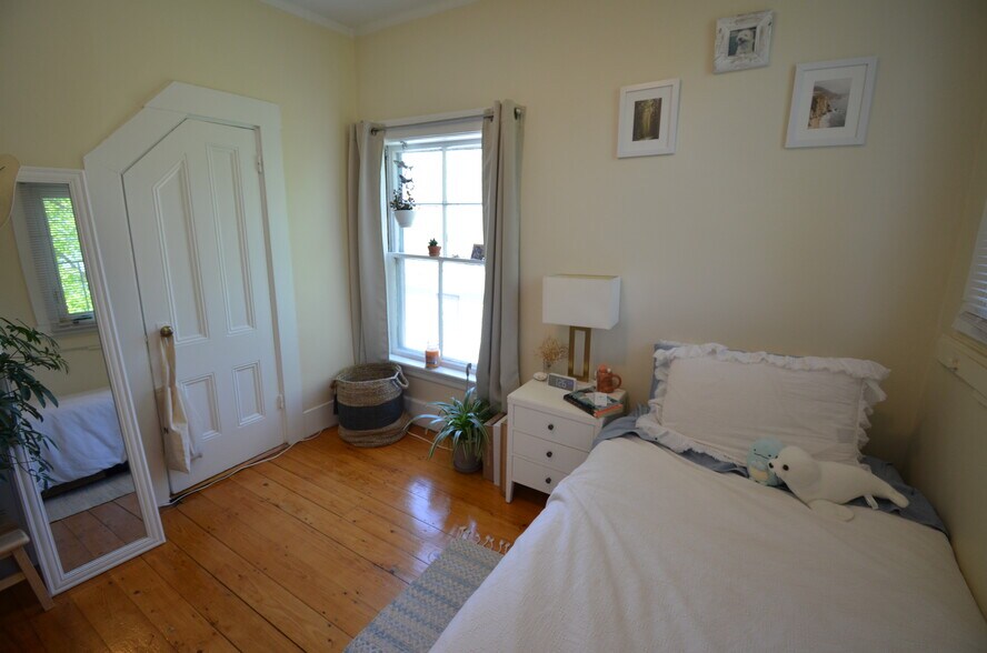 Building Photo - 41 Coolidge St