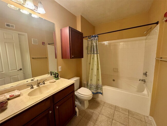 Building Photo - 7575 Kirby Dr