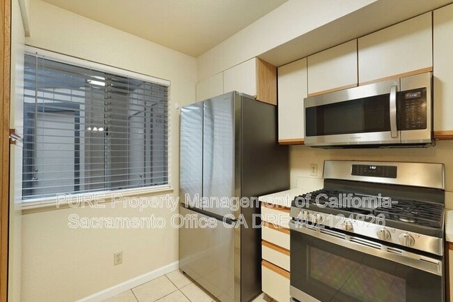 Building Photo - 9200 Madison Green Ln