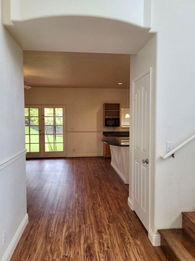 Building Photo - For Rent | 4 Bedroom, 3 Bathroom house with 2 Car Garage