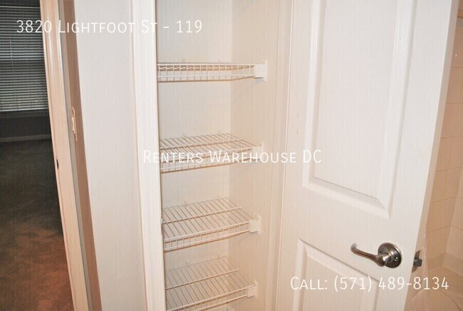 Building Photo - 3820 Lightfoot St
