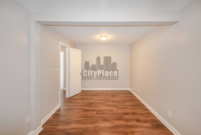 Building Photo - 6123 E 14th St