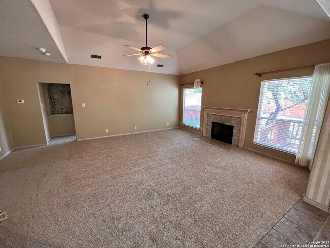 Building Photo - 4 Bedroom/3.5 bath The Vineyard Subdivision