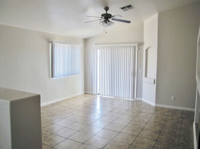 Building Photo - 4BR/2BA/2CG, 1889 sq.ft. home in Copper Sk...