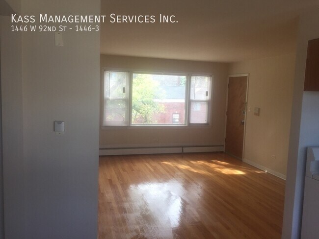 Building Photo - 1446 W 92nd St