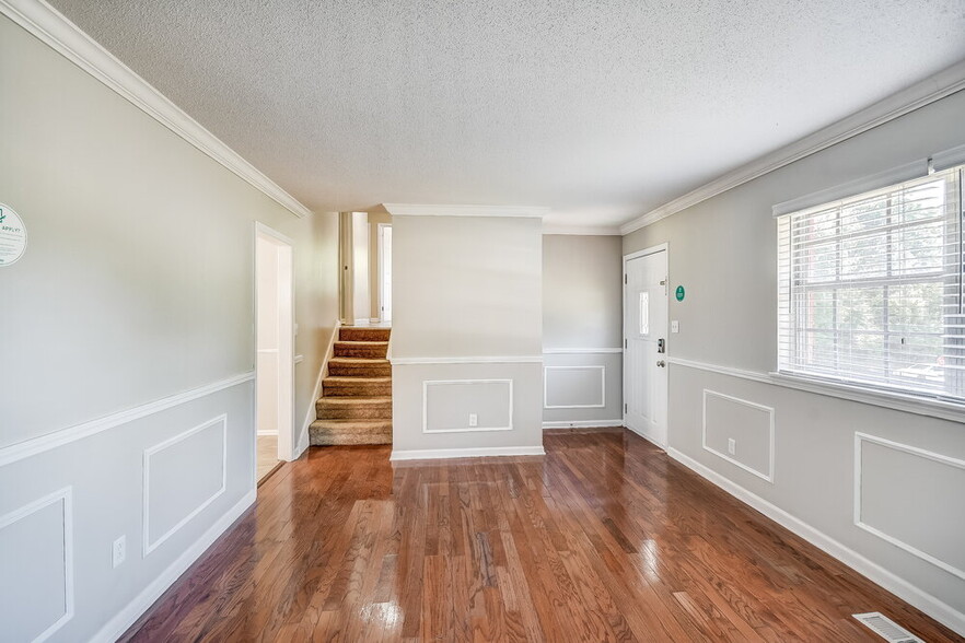 Building Photo - 1760 Sonia Dr