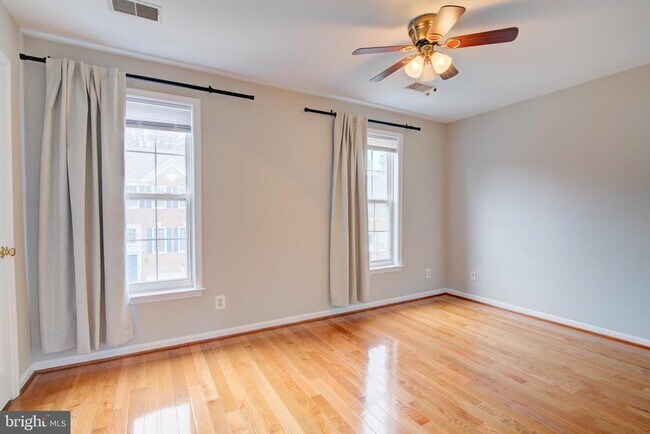 Building Photo - 4009 Timber Oak Trl