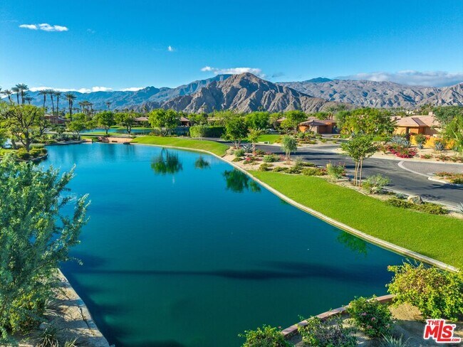 Building Photo - 50025-50021 Vía Aldea