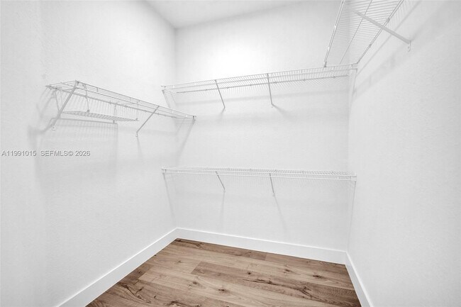 Building Photo - 19381 Stonebrook St