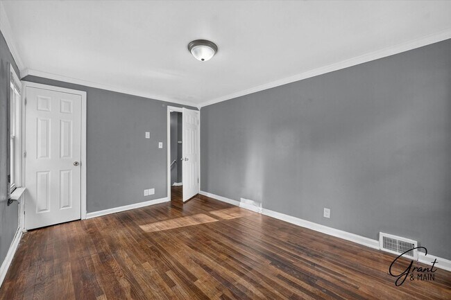 Building Photo - 17400 Huntington Rd