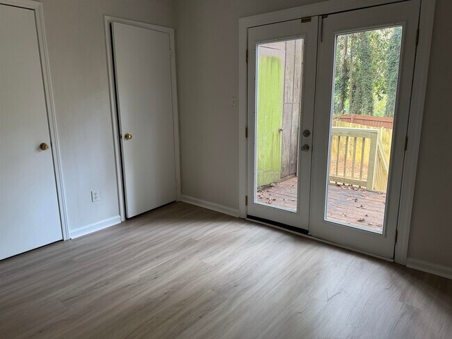 Building Photo - 203 Parkbrook Cir