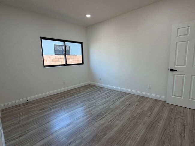 Building Photo - 4465 Gilchrist Dr