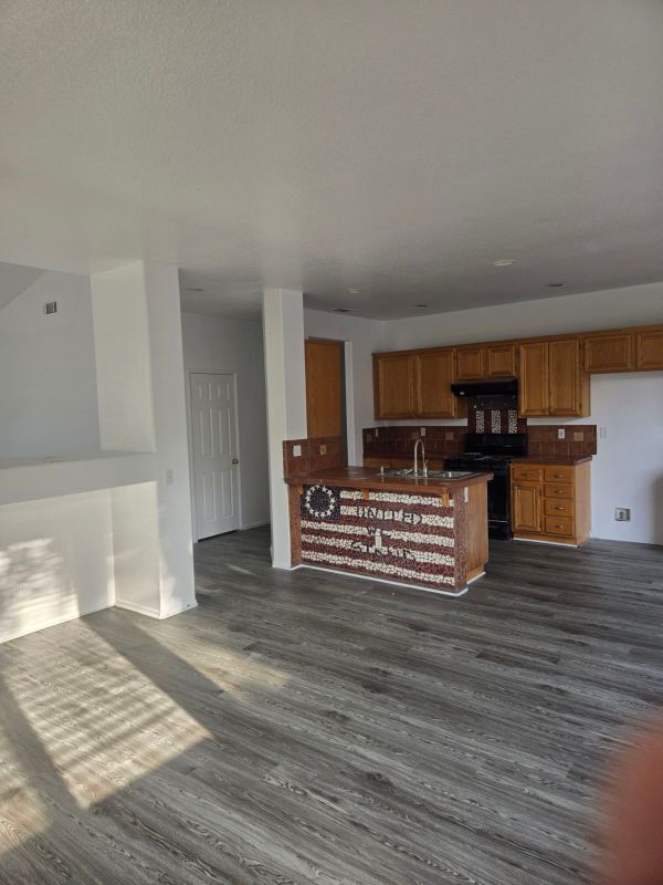 Building Photo - 421 Steiner Dr