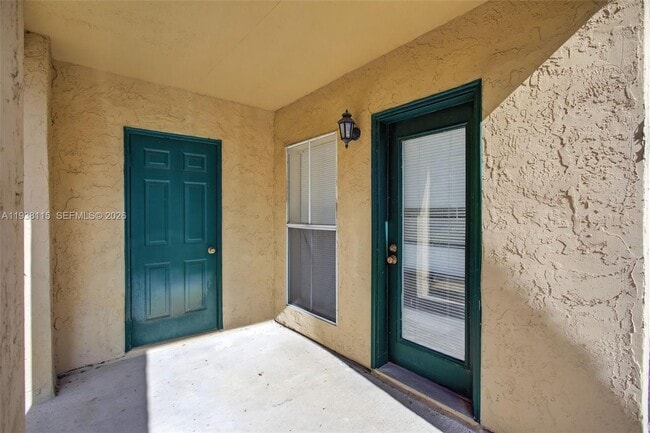 Building Photo - 777 Riverside Dr