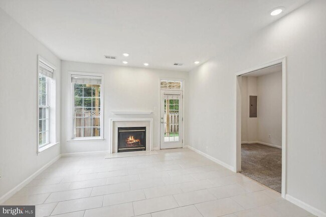Building Photo - 25150 Boomerang Terrace