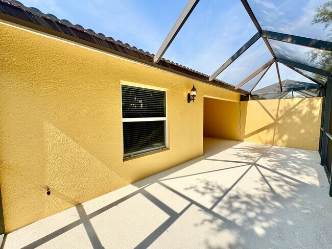 Building Photo - ** TUSCANY COVE ** 3 BED / 2 BATH - VILLA ...