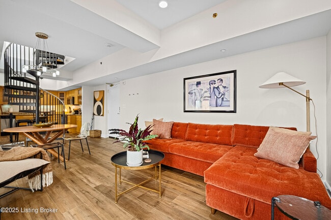 Building Photo - 604 S 3rd St