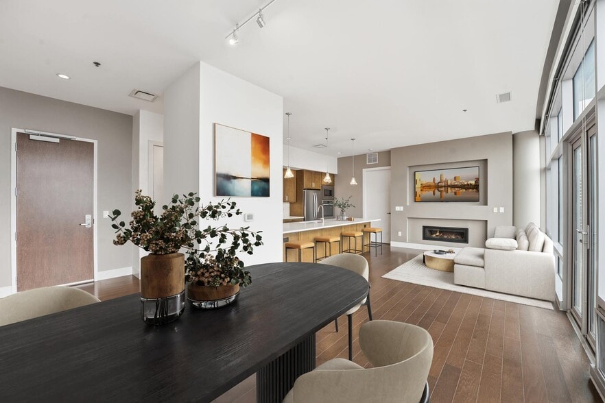 Building Photo - One University Circle