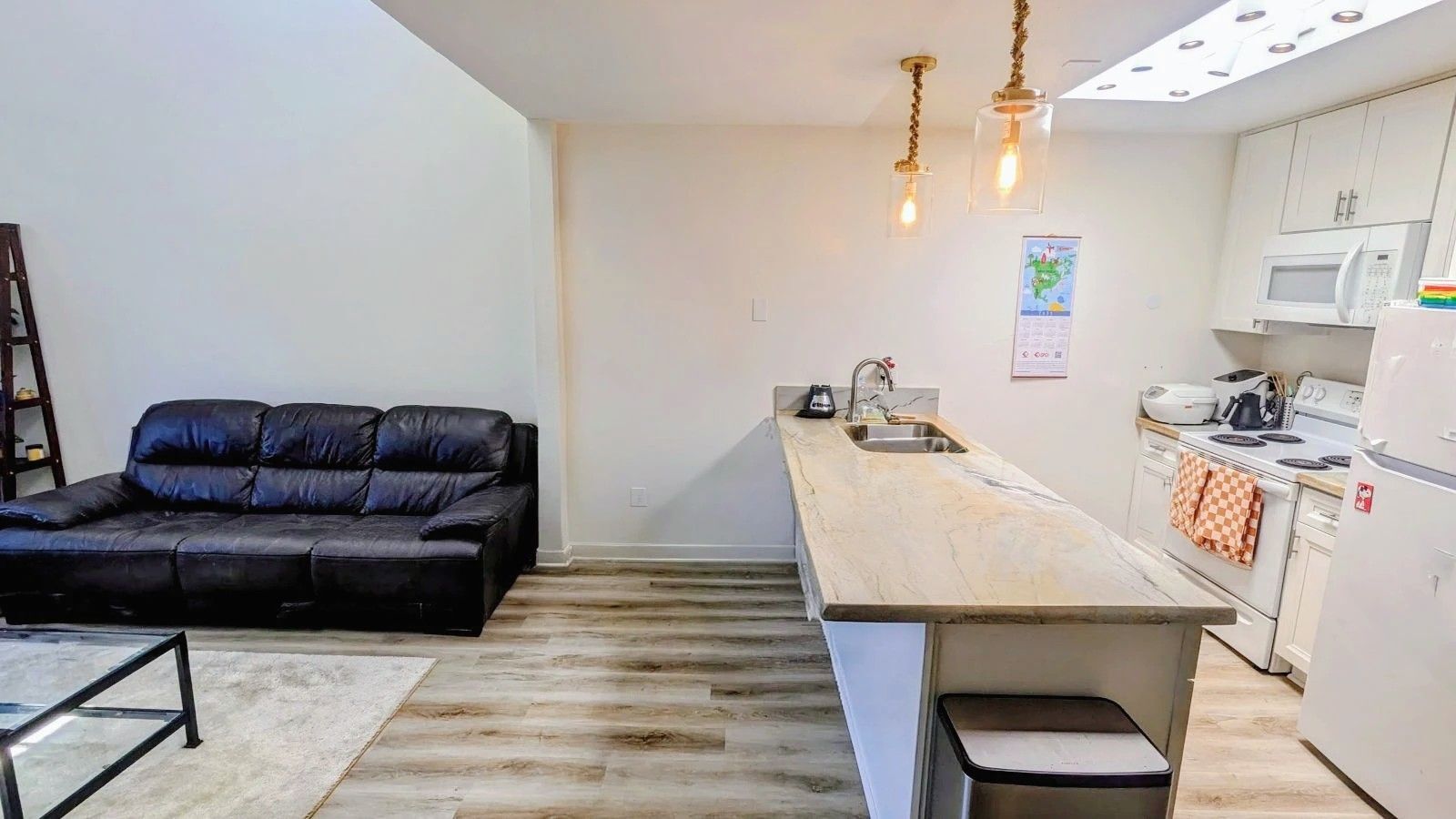 Building Photo - 8026 Linda Vista Rd