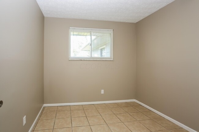 Building Photo - 1305 Coburg Rd