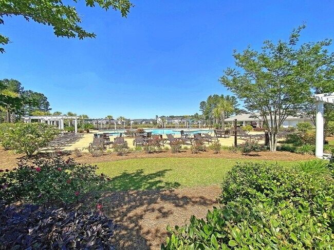 Building Photo - Meticulous 3 Bedroom Home in Lindera Prese...