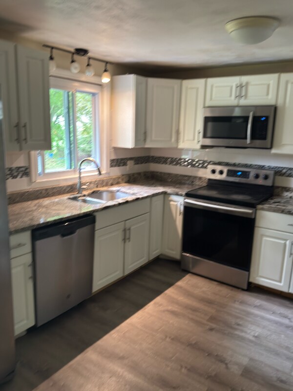 Building Photo - 92 Rambler St