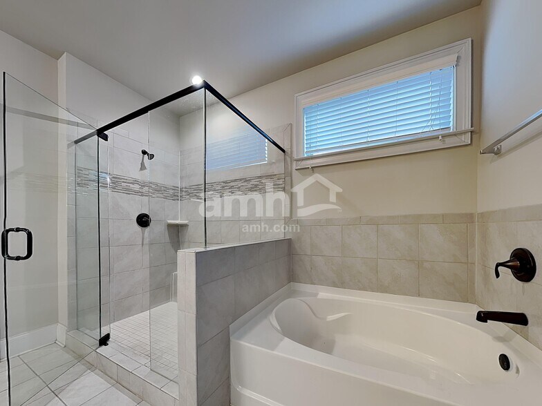 Building Photo - 255 Hinton Chase Pky