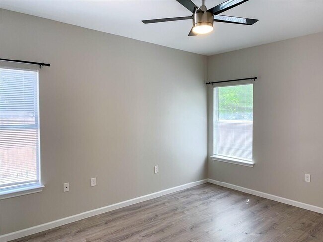 Building Photo - 1039 Rosemont St