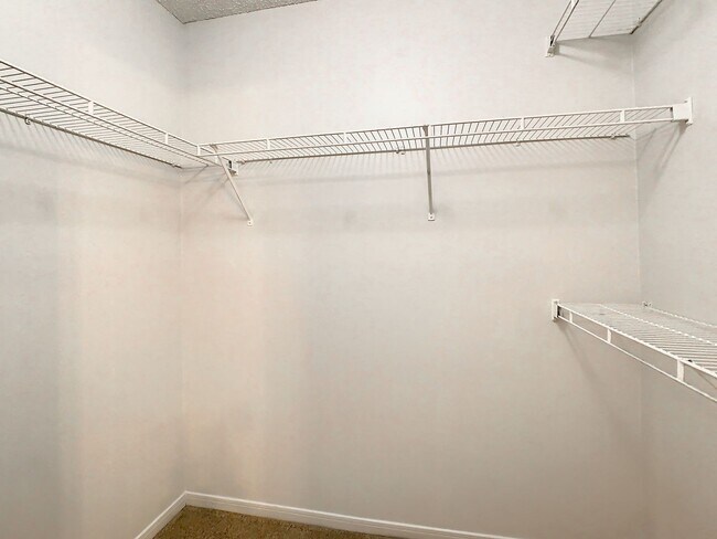 Building Photo - Beautiful 1 Bed/ 1 Bath Condo For Rent at ...
