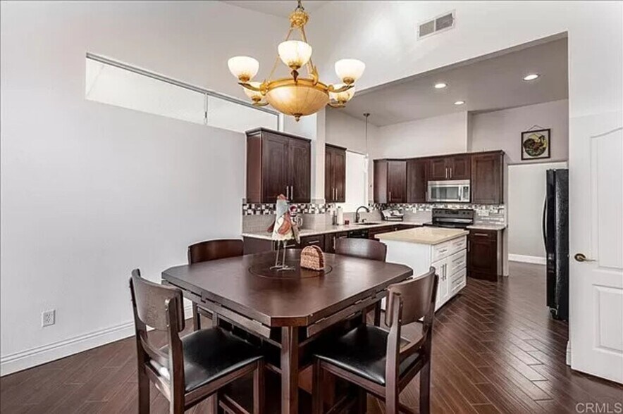 Building Photo - 1742 Hermosita Dr