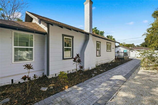 Building Photo - 313 23rd Ave N