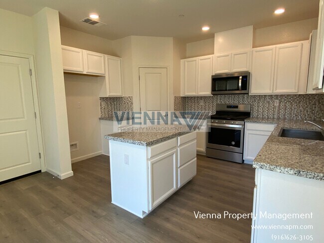 Building Photo - 700 Lincolnshire Cir