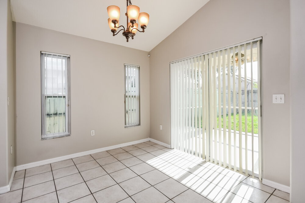 Building Photo - 330 Seville Pointe Ave