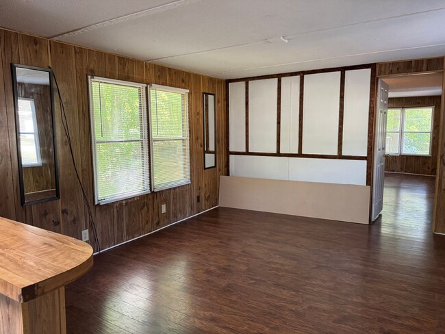 Building Photo - Two Bedroom Single Wide in Troutman