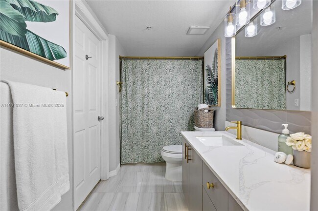 Building Photo - 2544 Centergate Dr