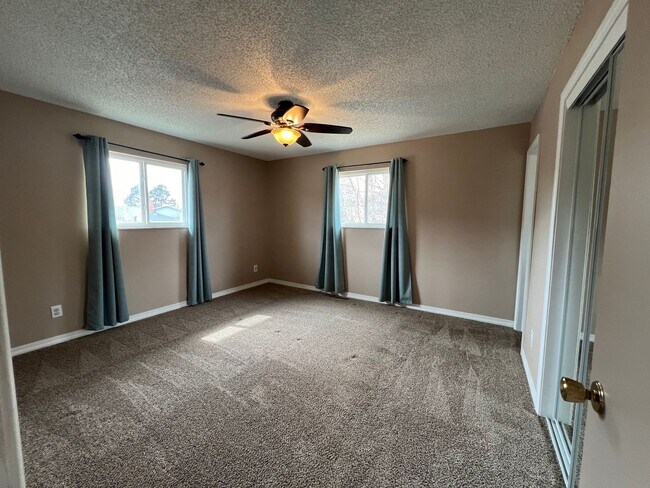 Building Photo - 4 Bedroom Updated Home in Garden Ranch