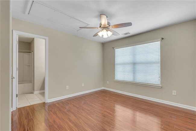 Building Photo - 270 Woods Creek Dr