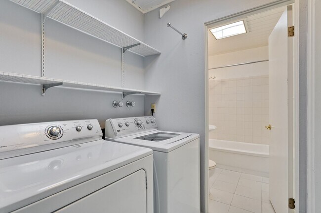 Building Photo - Welcome Home!!! Great Santa Clara Pomeroy ...