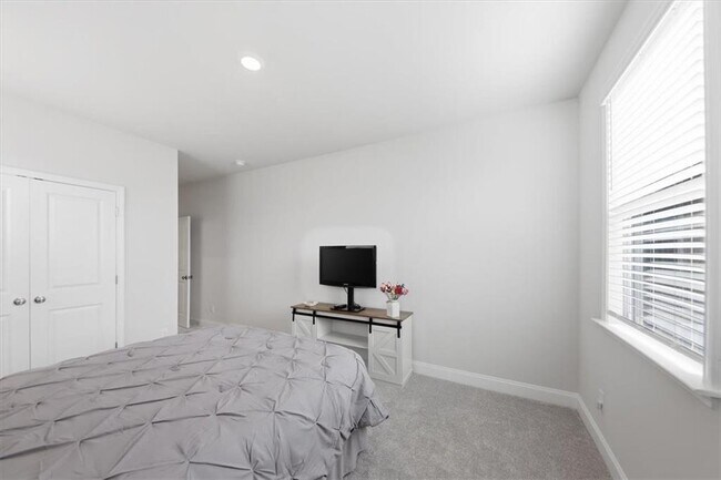 Building Photo - 3939 Alderstone Dr