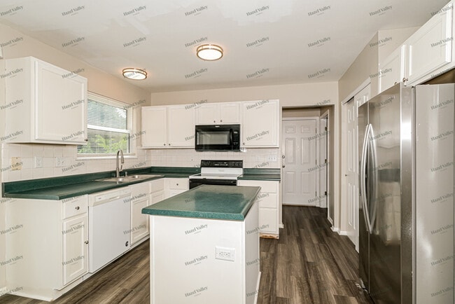 Building Photo - 27 Winding Trails Cir