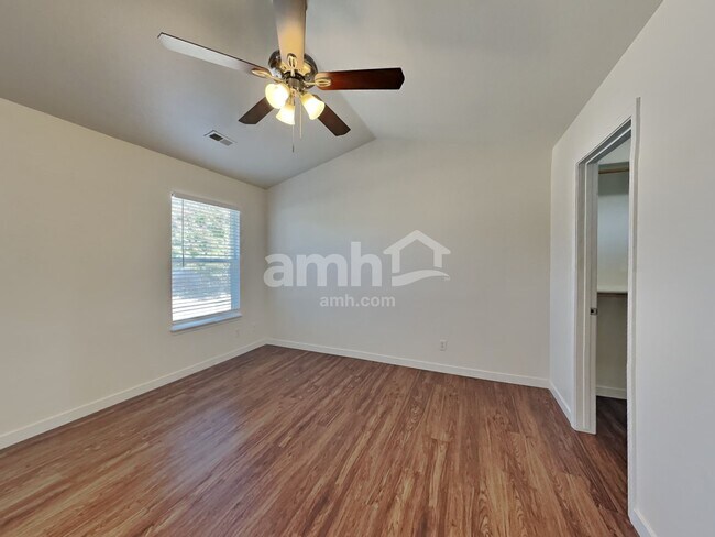 Building Photo - 1405 W Chance Ct