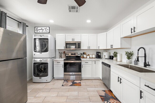 Building Photo - 2228 W Georgia Ave