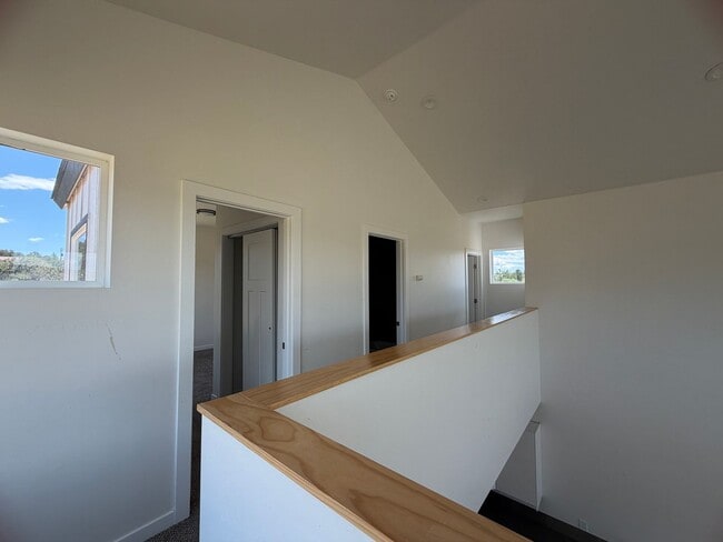 Building Photo - 65 Bocea-B