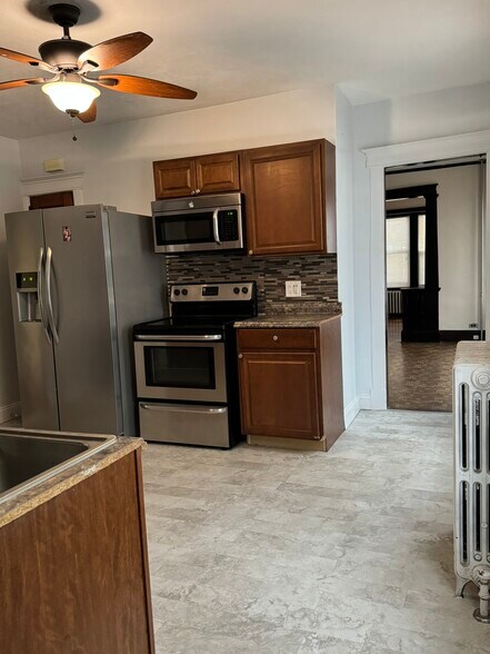 Building Photo - 37 Mountford St