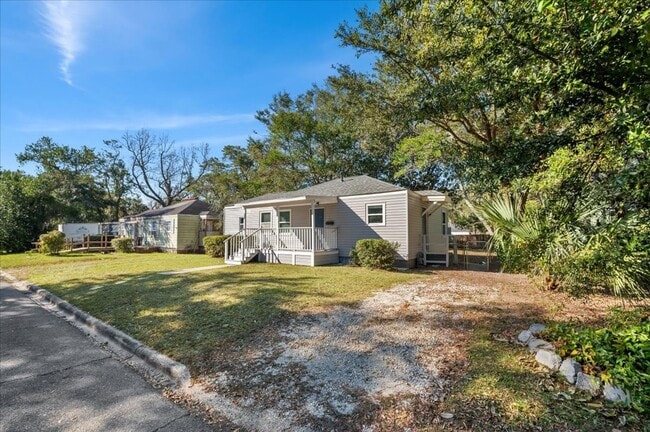Building Photo - Spacious 2-Bedroom, 2-Bathroom Home in Savannah, GA