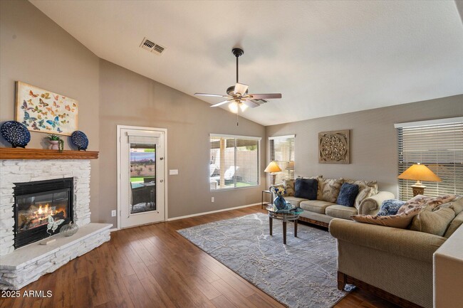 Building Photo - 42187 W Chisholm Dr